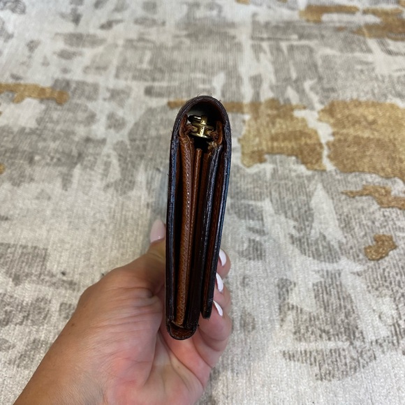 Louis Vuitton Porte Tresor Wallet in Monogram - Picture 2 of 12